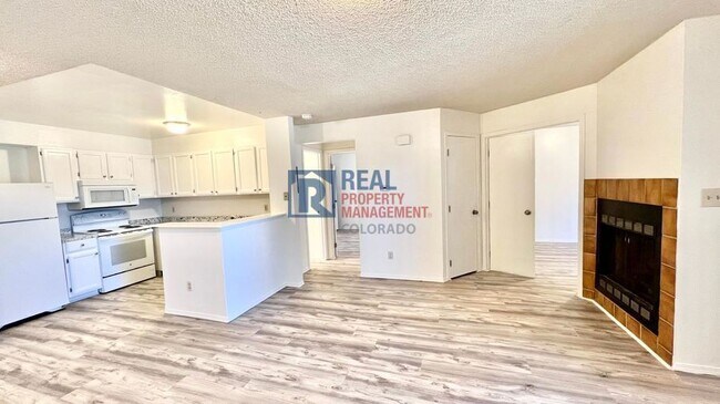 Foto del edificio - 8311 S Upham Way
