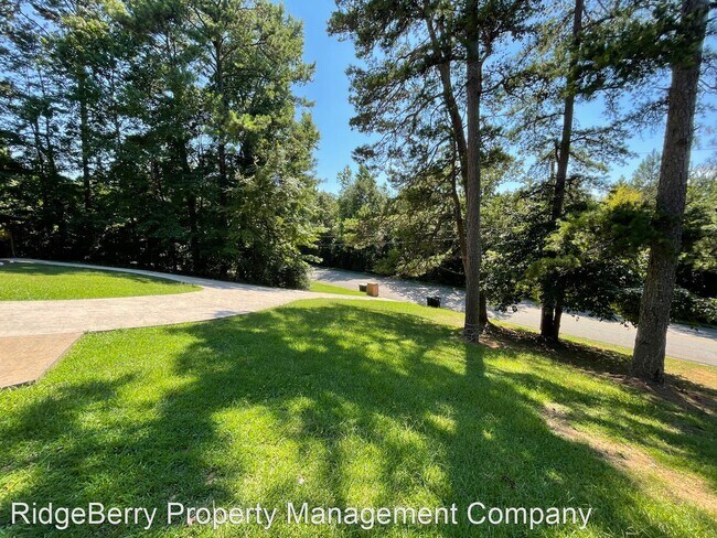 Building Photo - 2 br, 1.5 bath House - 511 Z1 Cheatu Dr