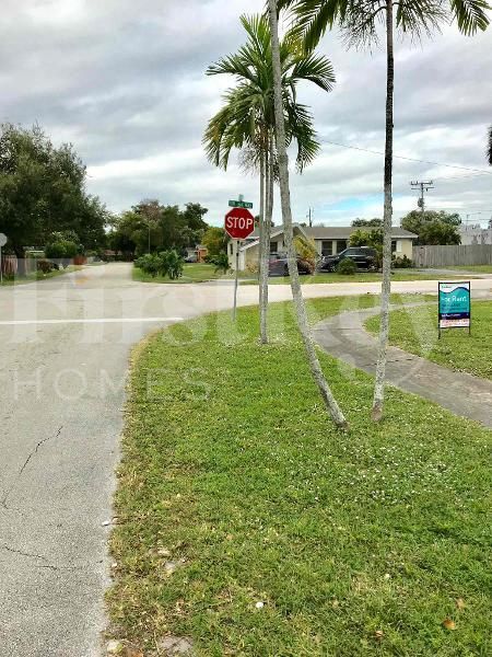 Foto del edificio - 6451 SW 2nd St