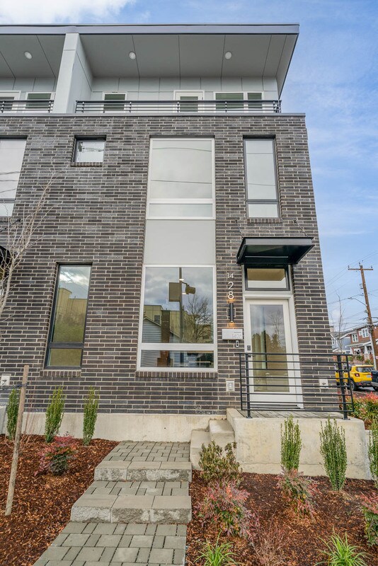 Foto del edificio - 1428 N 80th St