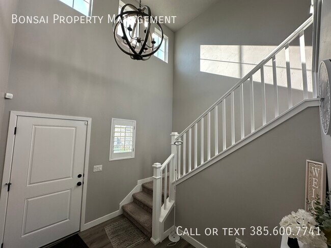 Building Photo - 1524 W Parkview Dr