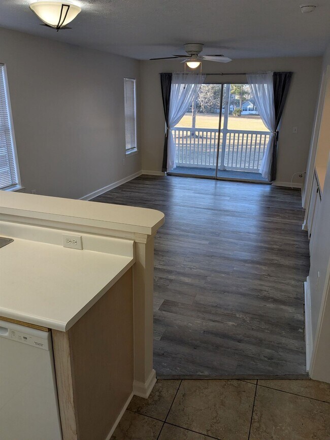 Foto del edificio - 627 Waterway Village Blvd