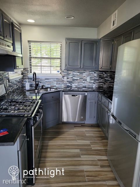 Foto del edificio - 3 br, 2.5 bath House - 8932 E 87Th Place UNIT