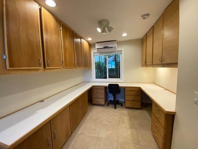 Building Photo - 3708A Claudine St