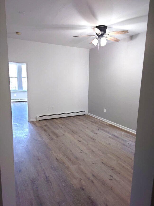 Foto del edificio - 6421 Hudson Ave
