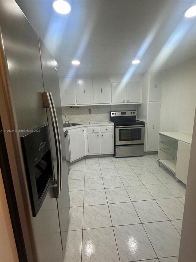 Foto del edificio - 2780 NE 183rd St