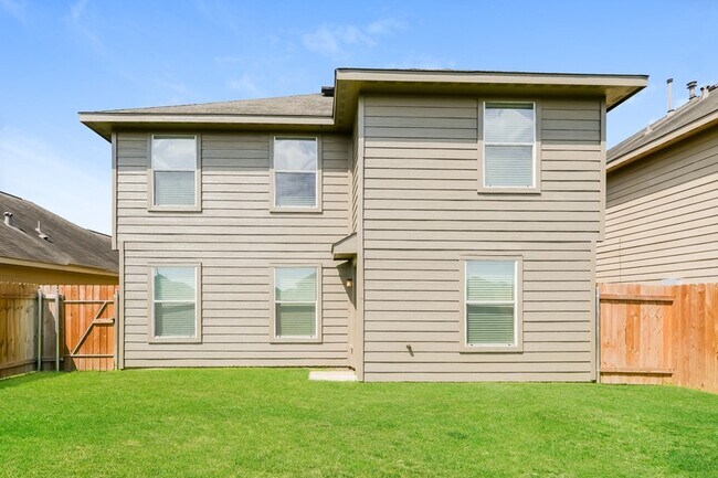 Foto del edificio - 19027 Volga River Dr