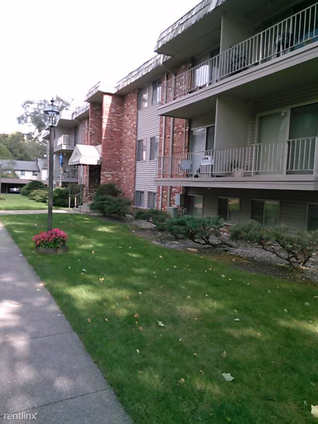 Building Photo - 734 W Kilgore Rd