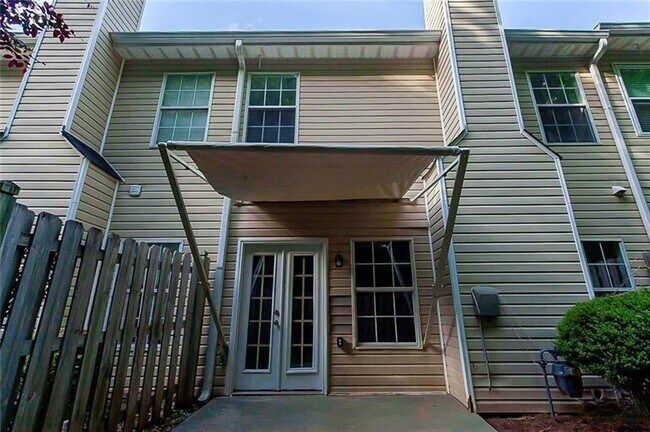 Foto del edificio - 4134 Rogers Creek Ct