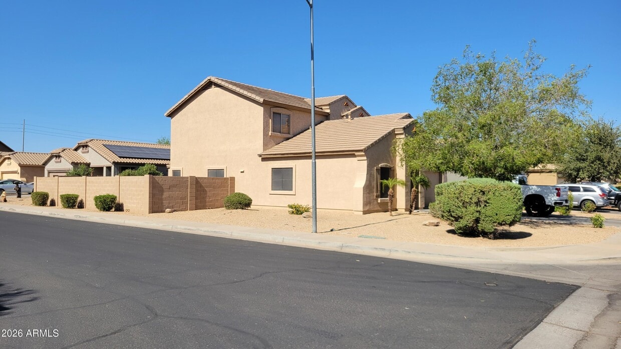 Foto del edificio - 15174 W Desert Hills Dr