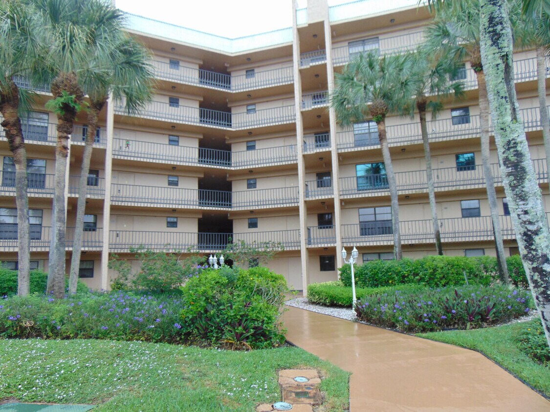 4640 Lucerne Lakes Blvd Unit 607, Lake Worth, FL 33467 Condo for Rent in Lake Worth, FL
