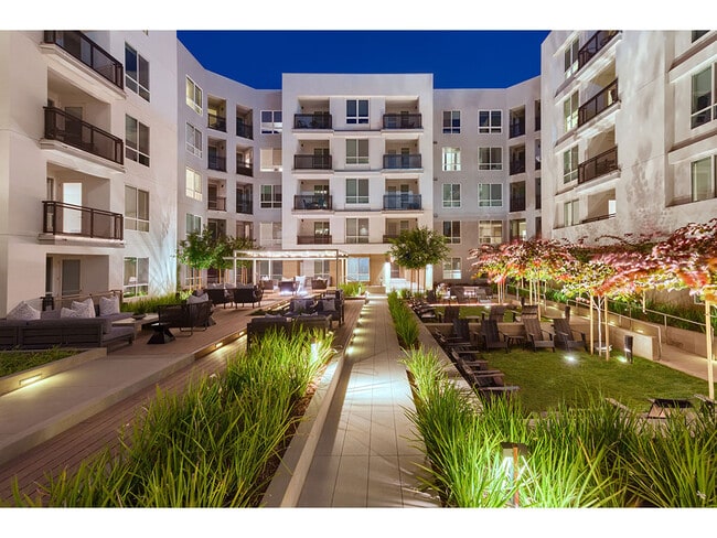 Building Photo - Altana