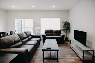 Townhome - Winding Springs