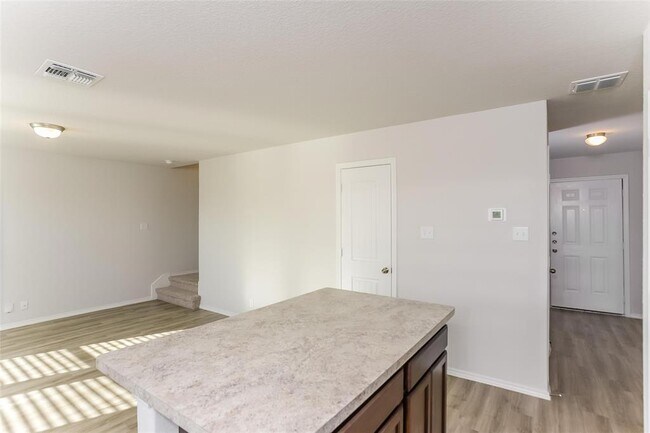 Building Photo - 4026 Silver Ranch Rd
