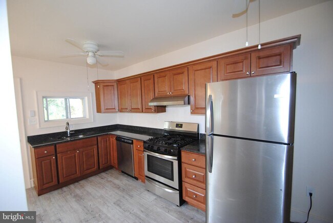 Foto del edificio - 106 Juniper St