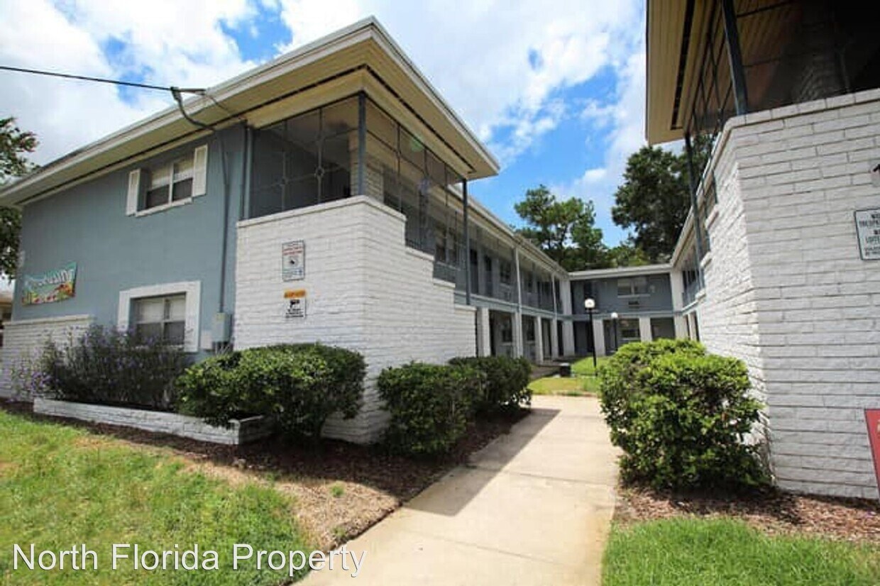 Building Photo - 1110 Caliente Dr
