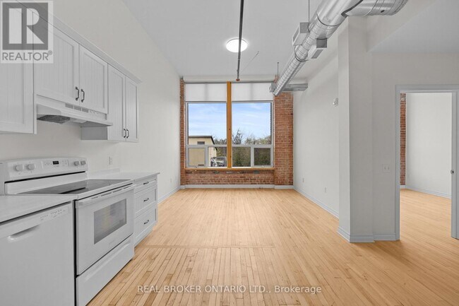 Photo du bâtiment - 150 Mill St