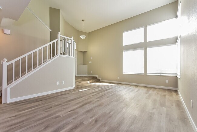 Foto del edificio - 7929 Dover Shores Ave