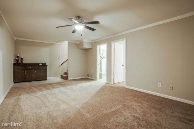 Building Photo - 2630 Custer Rd