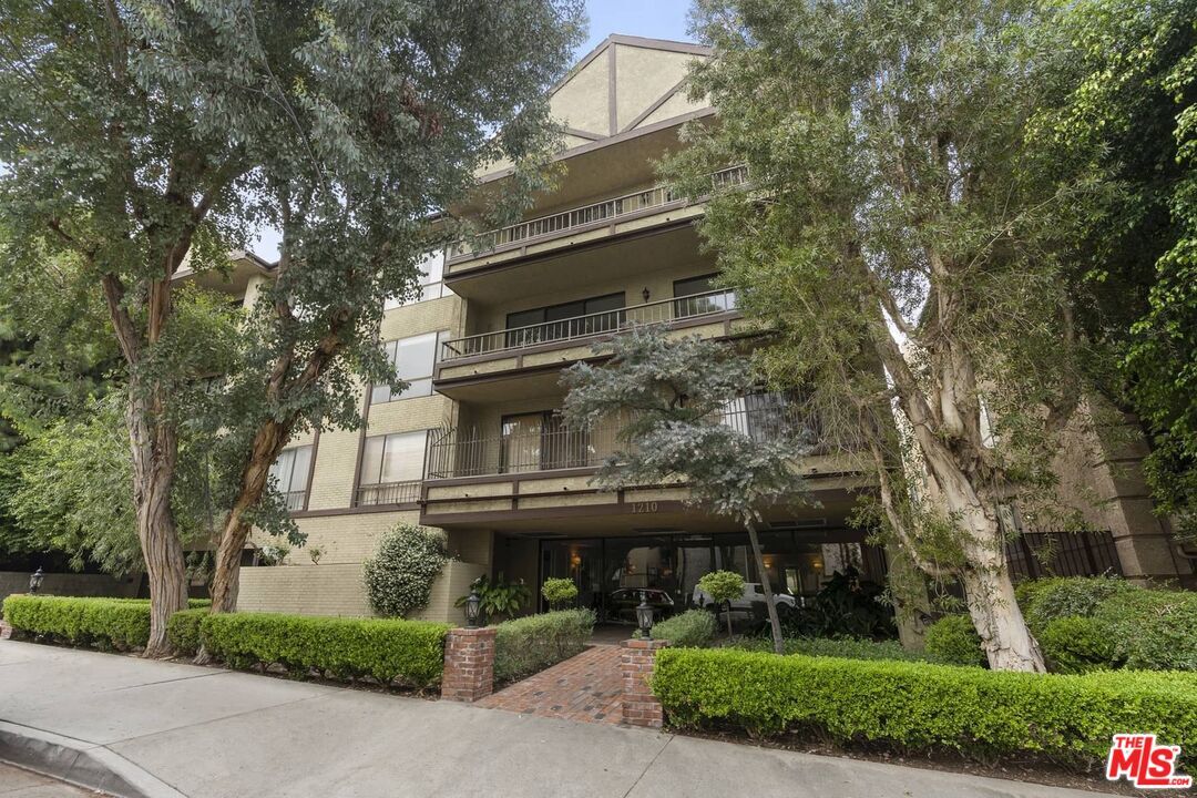 Primary Photo - 1210 Kings Rd