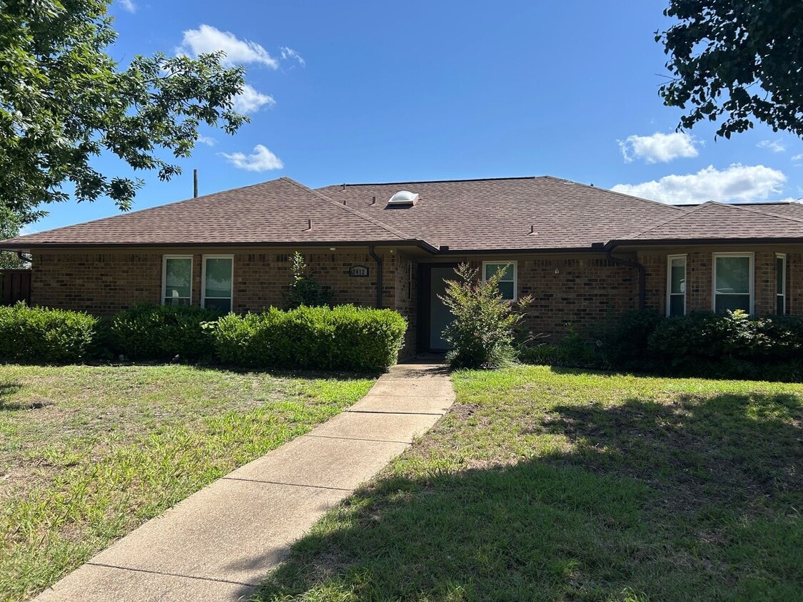 Photo - 2412 Ridgeview Dr (Sachse, TX)