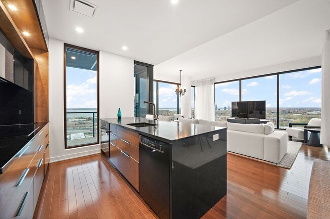 Building Photo - 101 Rue de la Rotonde