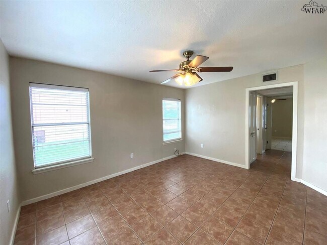 Foto del edificio - 4115 Faith Rd