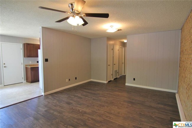 Foto del edificio - 206 Redbud Ln