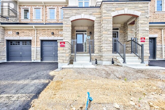 Building Photo - 23 Gledhill Crescent