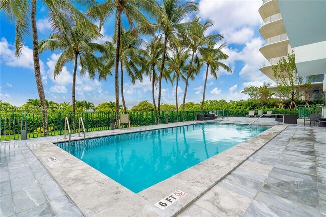 Foto del edificio - 9195 Collins Ave