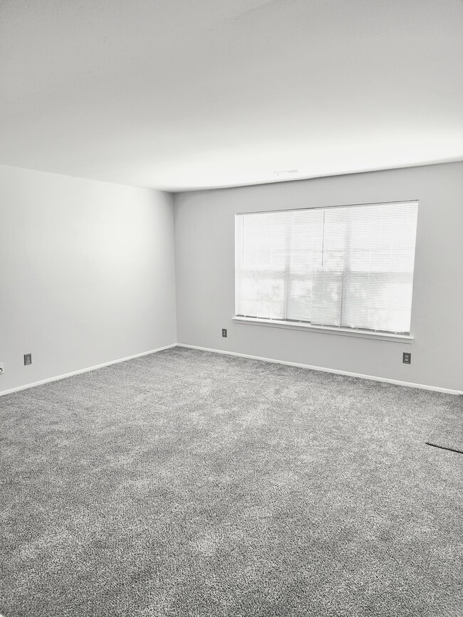 Building Photo - 366A Delancey Pl