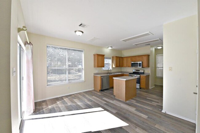 Foto del edificio - 10508 Hainsworth Park Dr