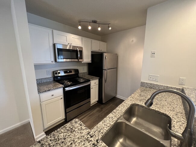 Photo - 11 Hamiltons Bay Ct Townhome