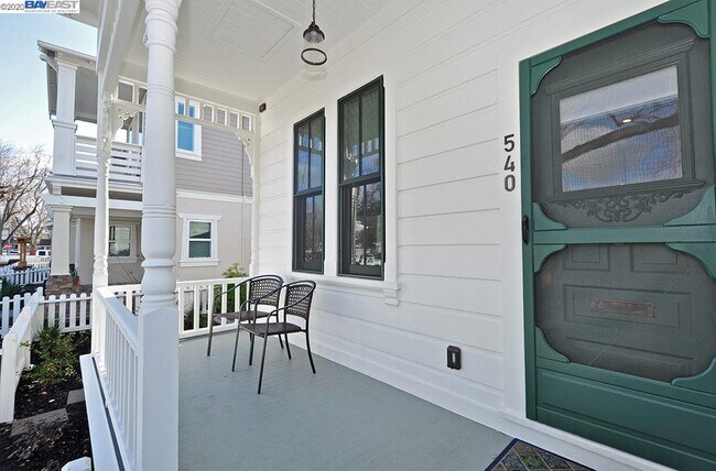 Building Photo - 540 St John St