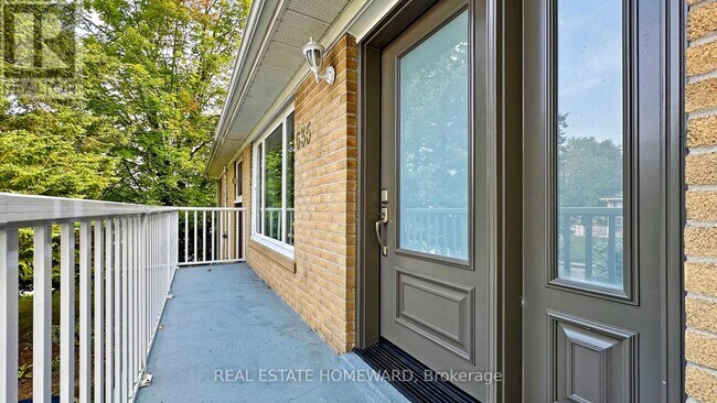 Building Photo - 635 Mountview Pl