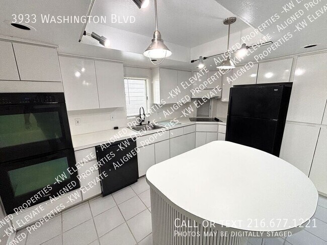 Foto del edificio - 3933 Washington Blvd