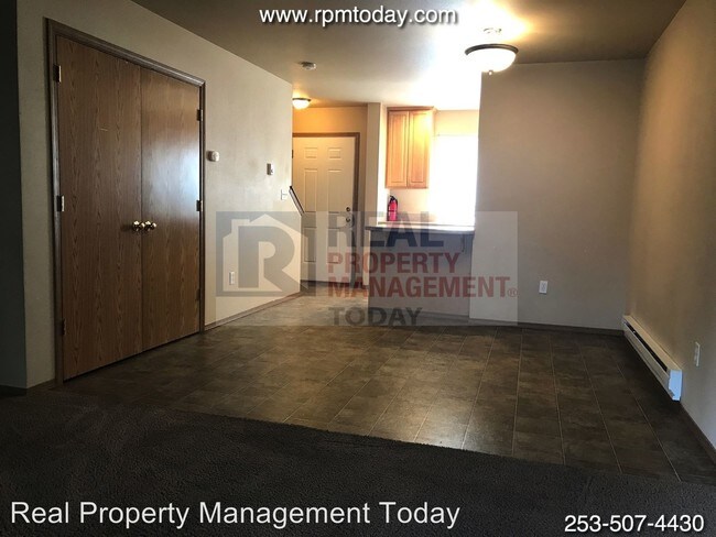 Building Photo - 3018 S 43rd St