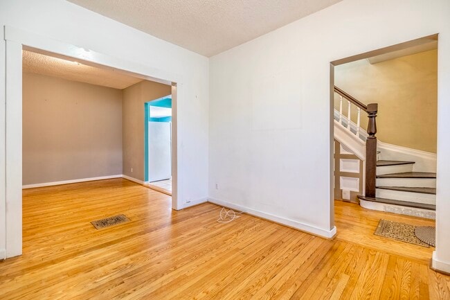 Photo du bâtiment - 721 Arlington St