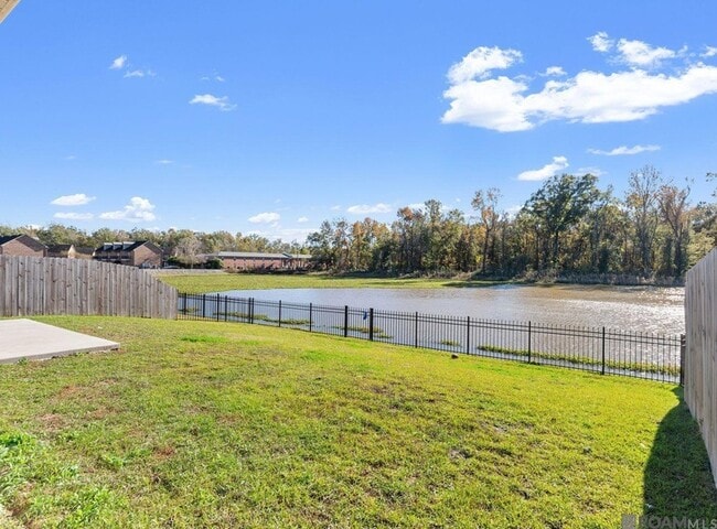 Foto del edificio - 7156 Kenilworth Crossing Ave