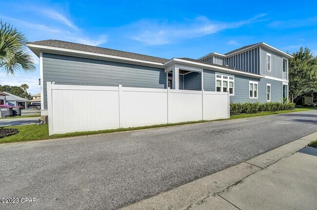 Building Photo - 401 Liverpool Ave