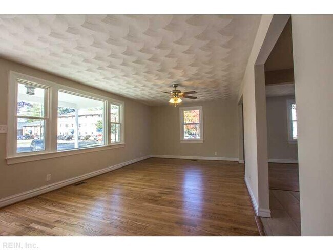 Foto del edificio - 4814 Killam Ave