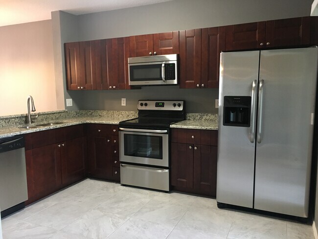 Building Photo - 2469 Lake Woodberry Cir