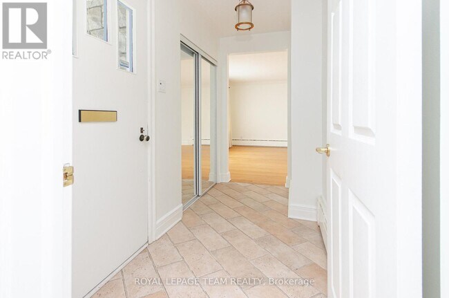 Building Photo - 1996 Cedar Ln Terrace