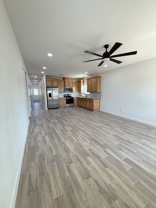 Building Photo - 382 Private Rd