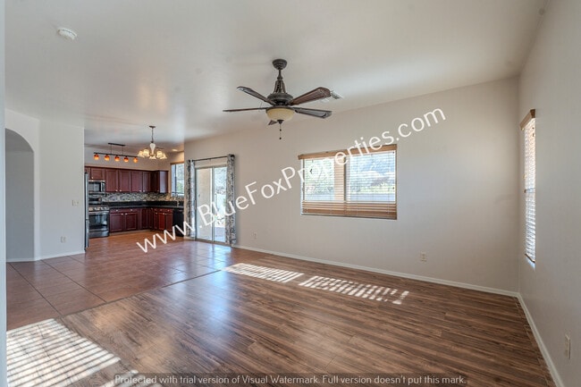 Building Photo - 39347 S Old Arena Dr