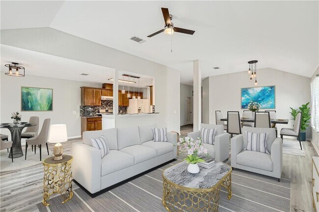 Foto del edificio - 102 Evergreen Cir