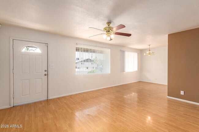 Foto del edificio - 550 W 19th St