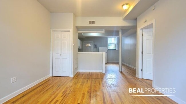 Building Photo - 1 bedroom in CHICAGO IL 60657