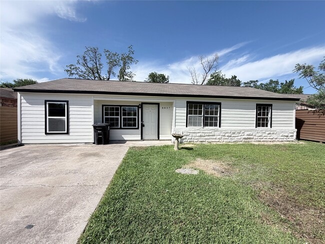 Building Photo - 8837 Oak Knoll Ln