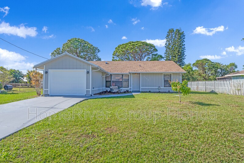 Primary Photo - 2162 SE Trillo St